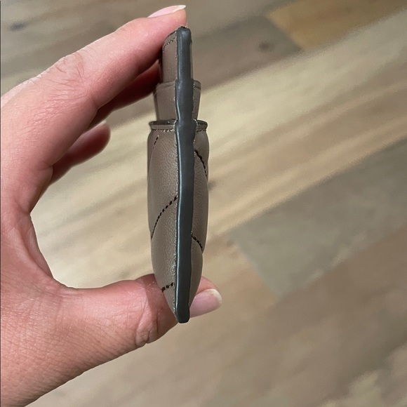 Tory Burch Kira Chevron Card Case Wallet In Classic Taupe NWT - Picture 4 of 10